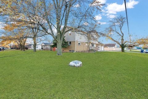 Tiny photo for 7435 W 74th Street, Bridgeview, IL 60455 (MLS # 12565460)