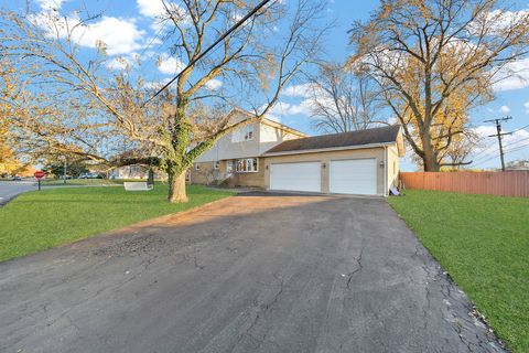 Tiny photo for 7435 W 74th Street, Bridgeview, IL 60455 (MLS # 12565460)