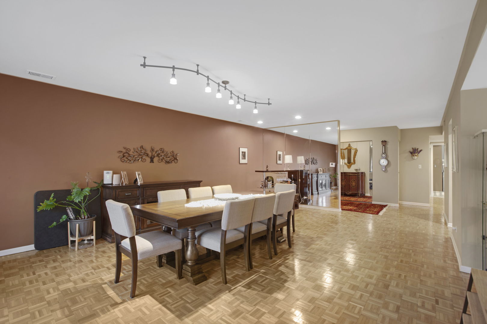 4050 Dundee Road 105