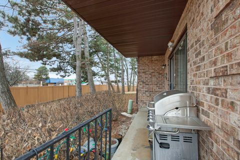 Tiny photo for 4050 Dundee Road #105, Northbrook, IL 60062 (MLS # 12570147)
