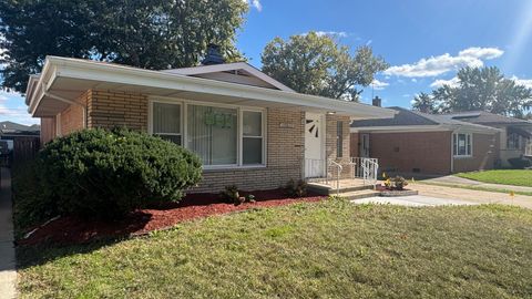 Tiny photo for 15037 Irving Avenue, Dolton, IL 60419 (MLS # 12500165)