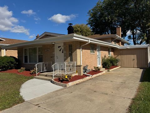 Tiny photo for 15037 Irving Avenue, Dolton, IL 60419 (MLS # 12500165)
