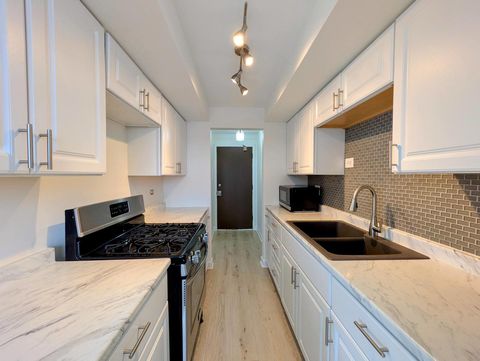 Tiny photo for 7540 N RIDGE Boulevard #6C, Chicago, IL 60645 (MLS # 12562449)