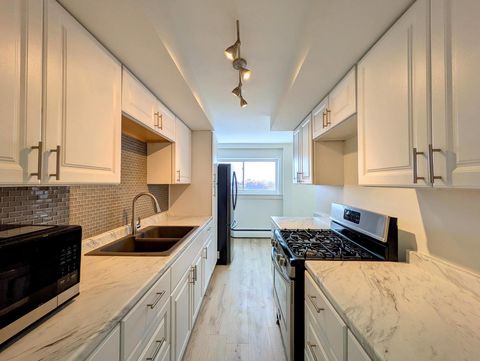 Tiny photo for 7540 N RIDGE Boulevard #6C, Chicago, IL 60645 (MLS # 12562449)