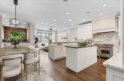 Tiny photo for 1828 W Larchmont Avenue, Chicago, IL 60613 (MLS # 12474386)