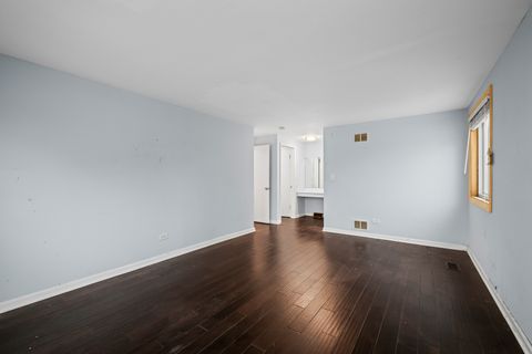 Tiny photo for 841 Oxford Place, Wheeling, IL 60090 (MLS # 12463988)