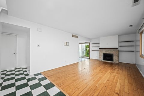 Tiny photo for 841 Oxford Place, Wheeling, IL 60090 (MLS # 12463988)