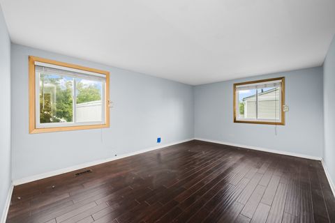 Tiny photo for 841 Oxford Place, Wheeling, IL 60090 (MLS # 12463988)