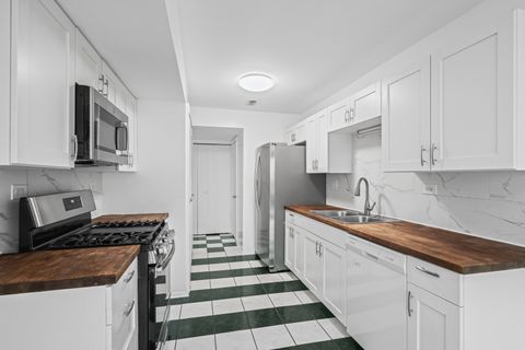 Tiny photo for 841 Oxford Place, Wheeling, IL 60090 (MLS # 12463988)