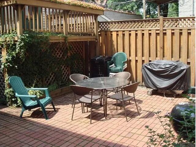 2658 N Orchard Street 0