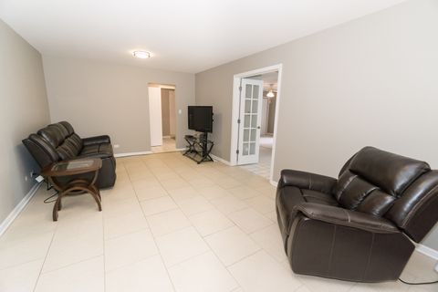 Tiny photo for 1107 W White Oak Street, Arlington Heights, IL 60005 (MLS # 12431449)