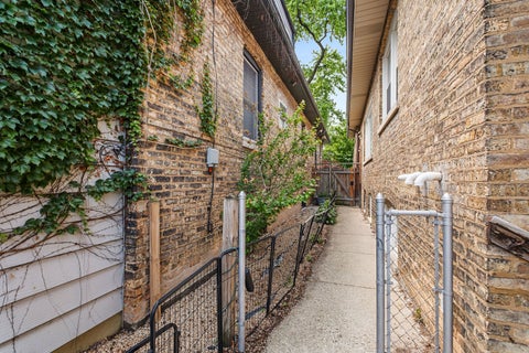 Tiny photo for 6141 N Maplewood Avenue, Chicago, IL 60659 (MLS # 12733631)