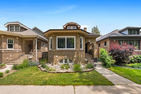 Photo of 6141 N Maplewood Avenue, Chicago, IL 60659 (MLS # 12733631)