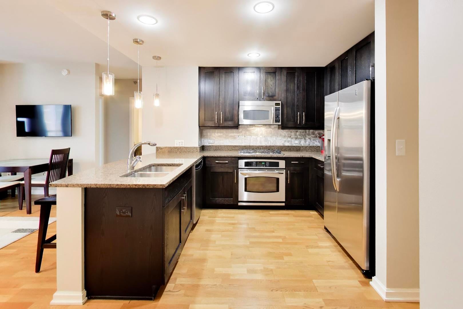 160 E ILLINOIS Street 1007