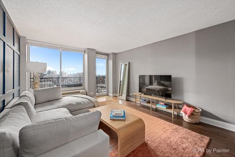 Tiny photo for 450 W BRIAR Place #13D, Chicago, IL 60657 (MLS # 12541396)
