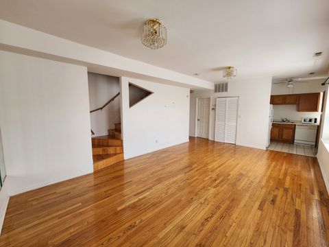 Tiny photo for 7000 S East End Avenue #303, Chicago, IL 60649 (MLS # 12491251)