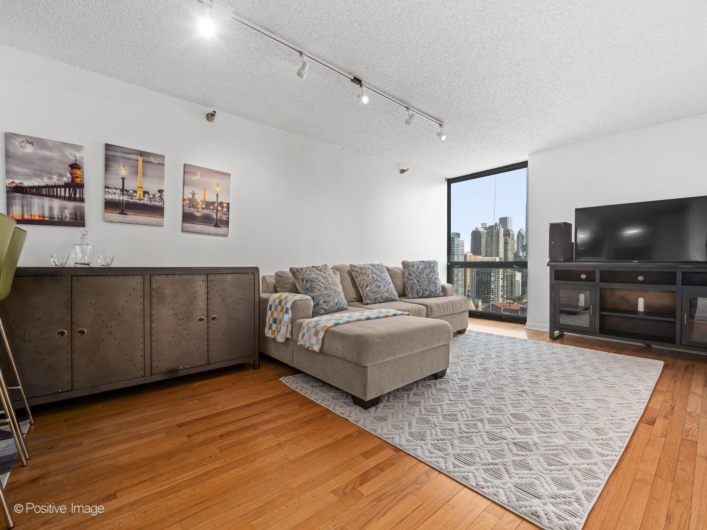 1122 N Clark Street 2609