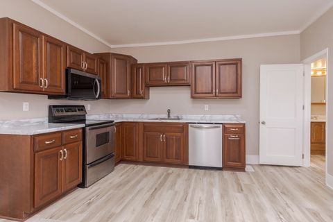 Tiny photo for 207 E Maple Street, Chatsworth, IL 60921 (MLS # 12565426)