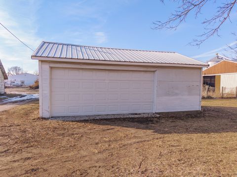 Tiny photo for 207 E Maple Street, Chatsworth, IL 60921 (MLS # 12565426)