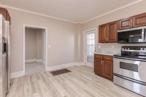 Tiny photo for 207 E Maple Street, Chatsworth, IL 60921 (MLS # 12565426)