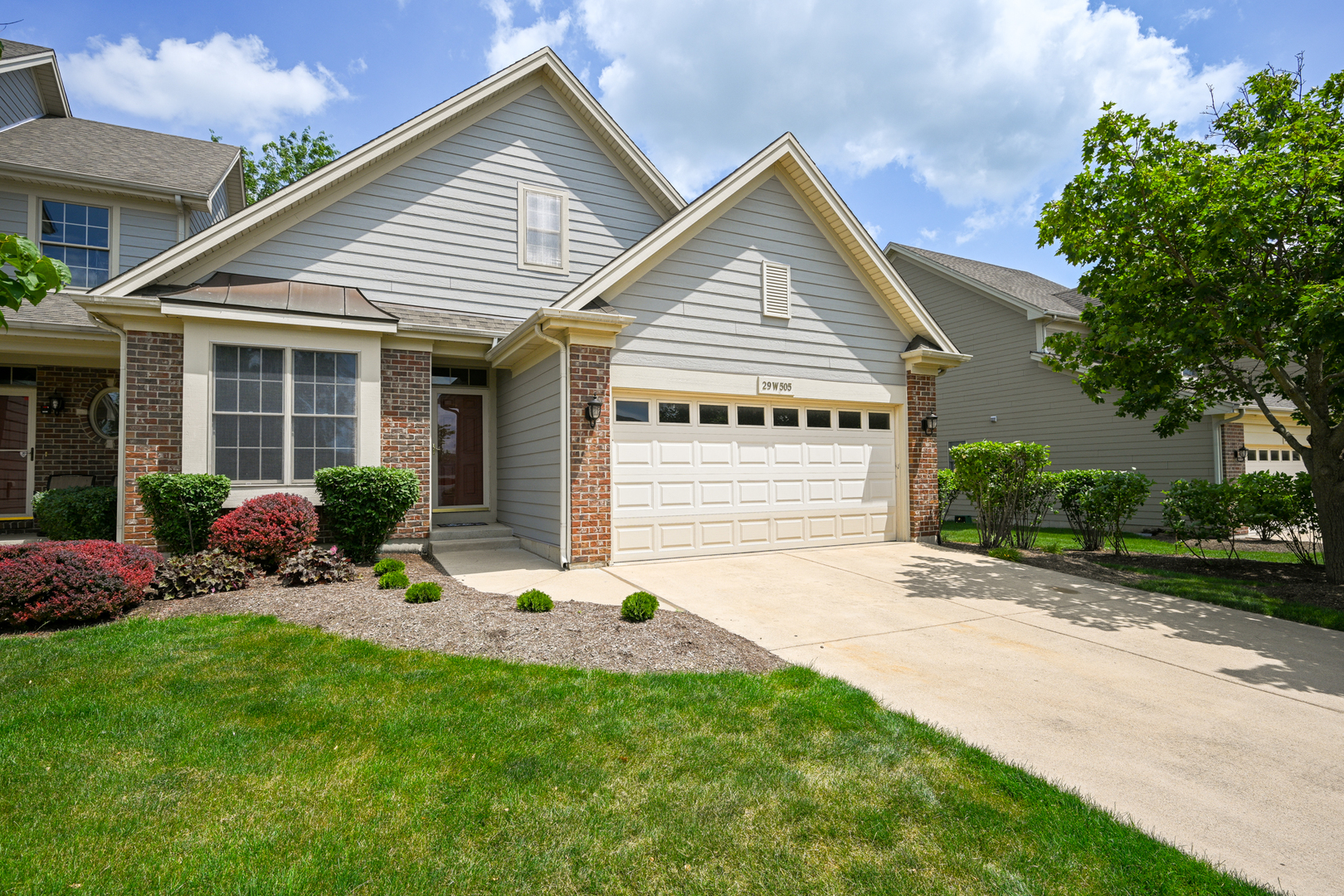 29W505 Cerny Circle