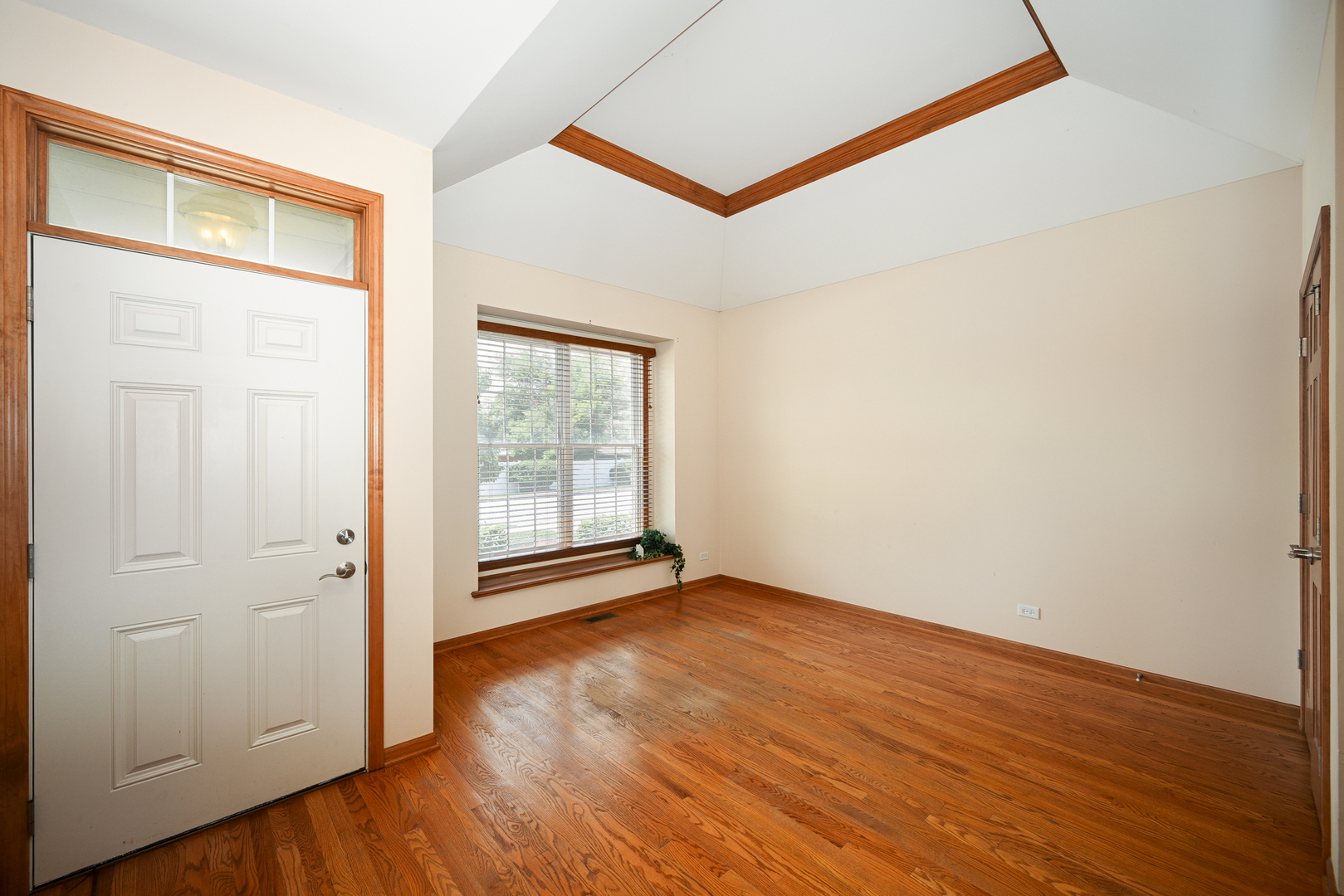 29W505 Cerny Circle