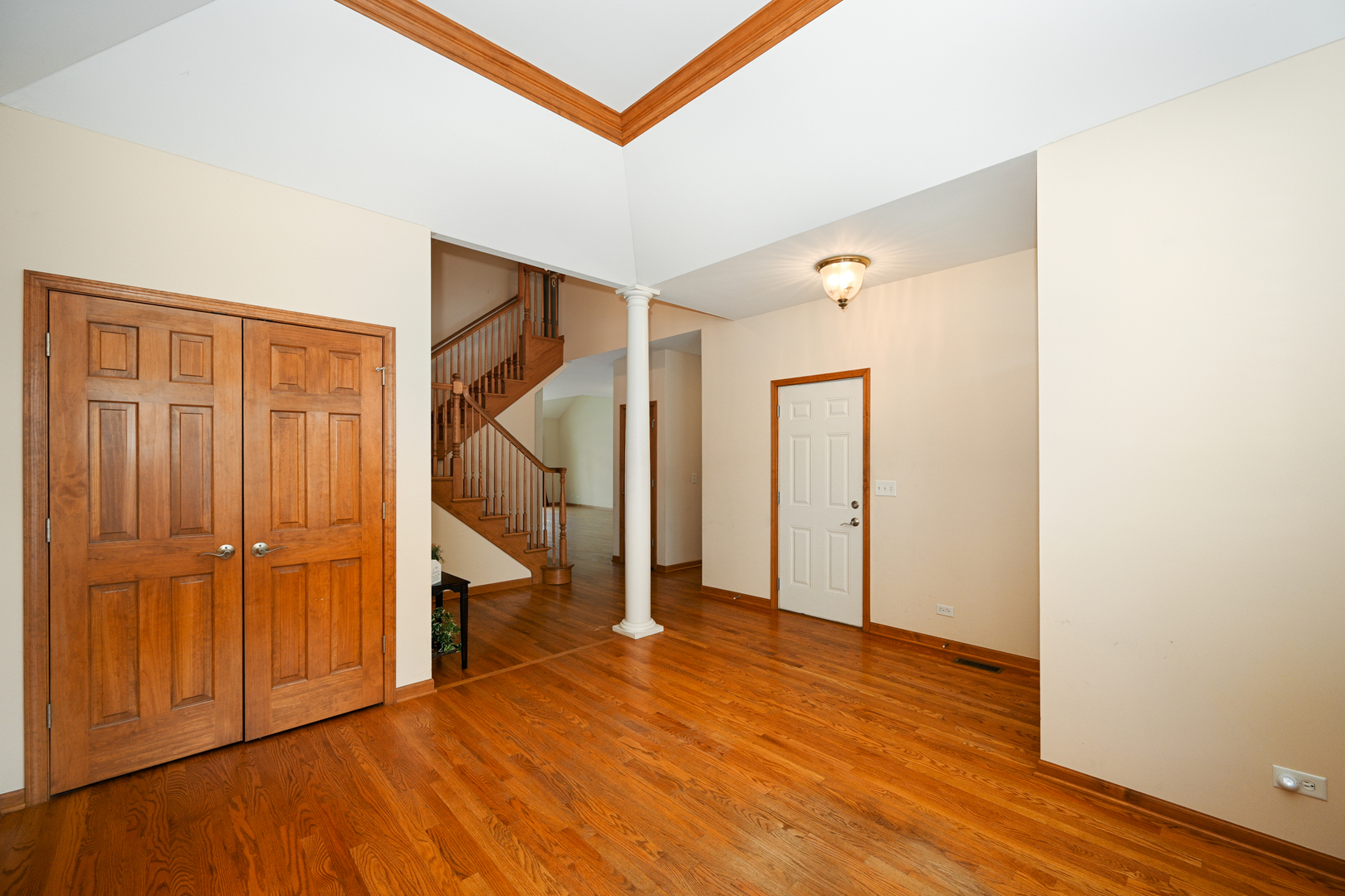 29W505 Cerny Circle