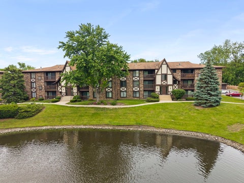 Photo of 525 Cumnor Road #306, Westmont, IL 60559 (MLS # 12651042)
