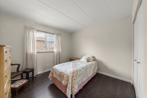 Tiny photo for 8810 W 140th Street #212, Orland Park, IL 60462 (MLS # 12643059)