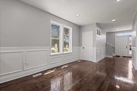 Tiny photo for 15355 7th Avenue, Phoenix, IL 60426 (MLS # 12417995)