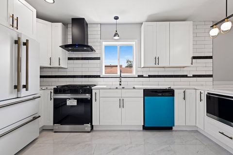 Tiny photo for 15355 7th Avenue, Phoenix, IL 60426 (MLS # 12417995)