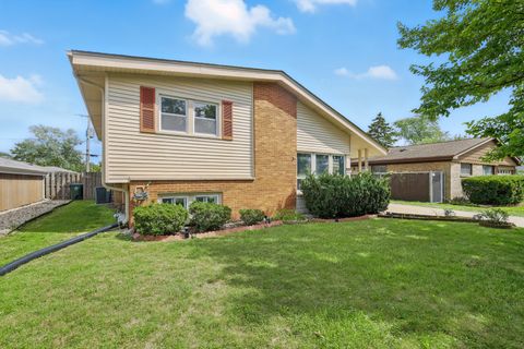 Tiny photo for 8929 Cherry Avenue, Morton Grove, IL 60053 (MLS # 12455643)