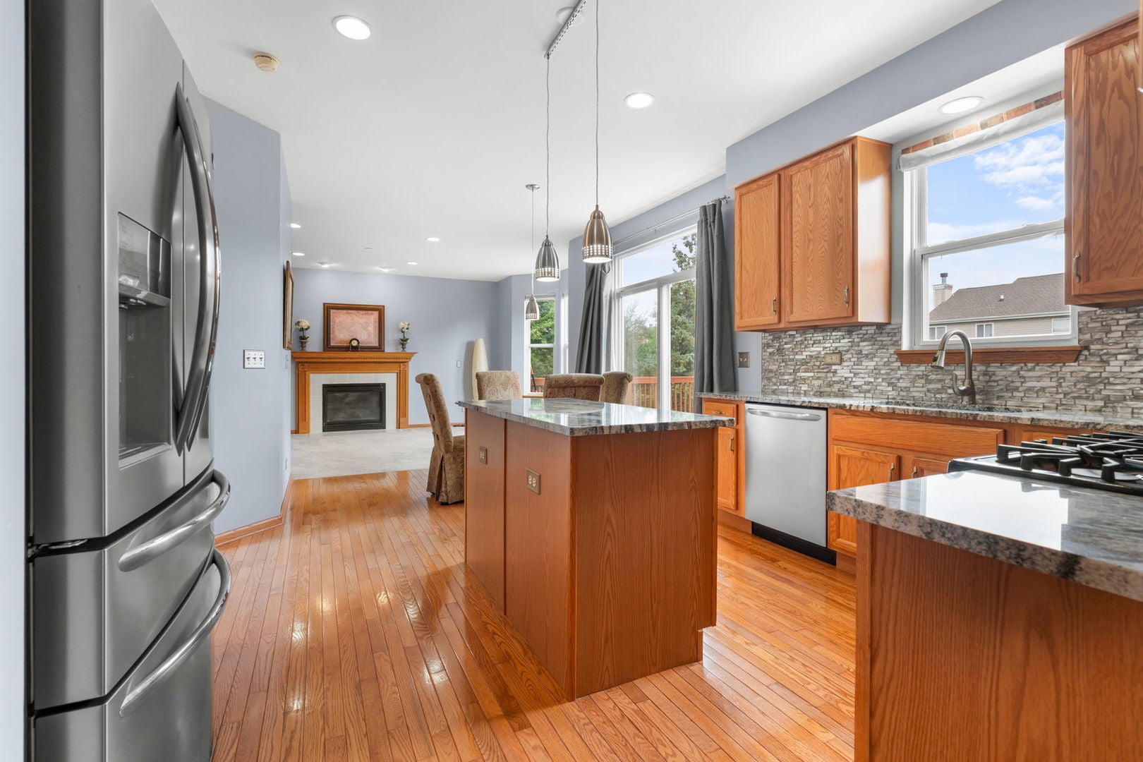 1942 W River Oaks Drive
