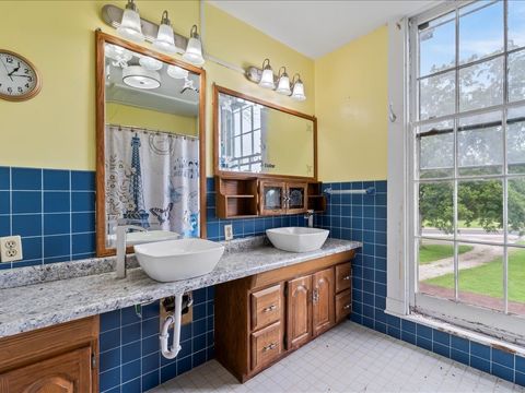 Tiny photo for 4804 NORTHWEST Boulevard, Davenport, IA 52806 (MLS # 12581884)