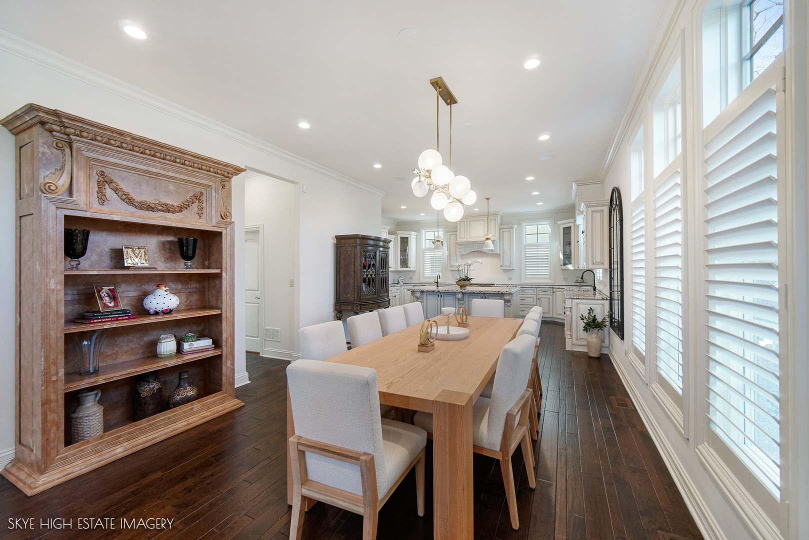 Oak Brook, Illinois, 60523, United States, 4 Bedrooms Bedrooms, ,4 BathroomsBathrooms,Residential,Active,2035151