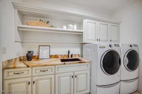 Tiny photo for 1 Willowcrest Drive, Oak Brook, IL 60523 (MLS # 12610888)