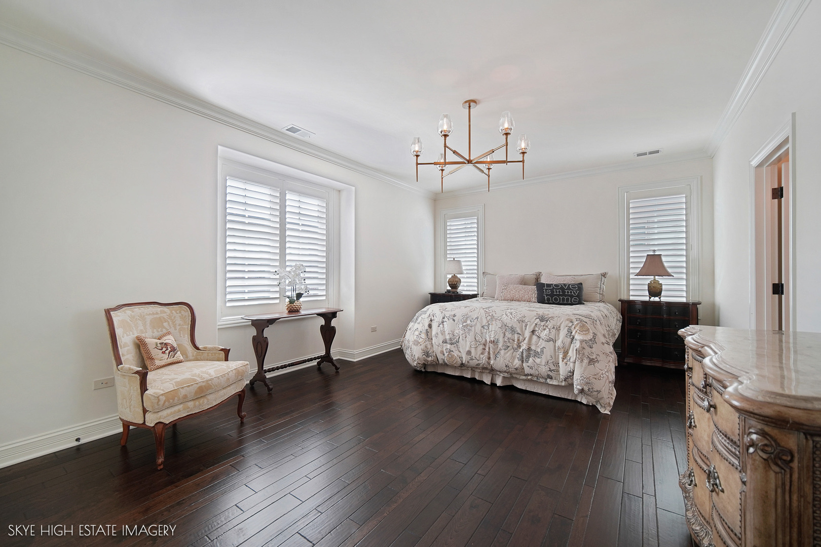 Oak Brook, Illinois, 60523, United States, 4 Bedrooms Bedrooms, ,4 BathroomsBathrooms,Residential,Active,2035151