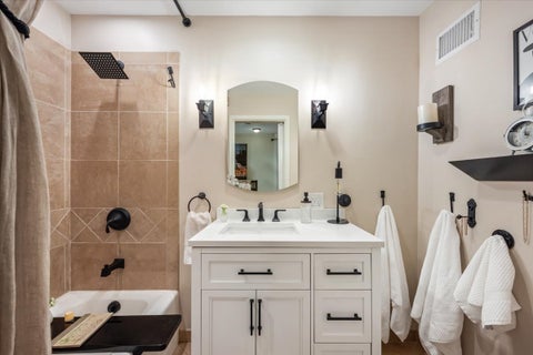 Tiny photo for 636 W Grace Street #1W, Chicago, IL 60613 (MLS # 12722002)