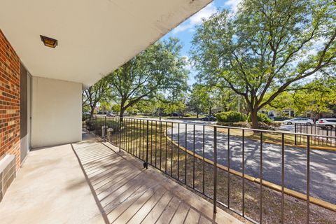 Tiny photo for 1150 E Jackson Street #1A, Lombard, IL 60148 (MLS # 12485981)