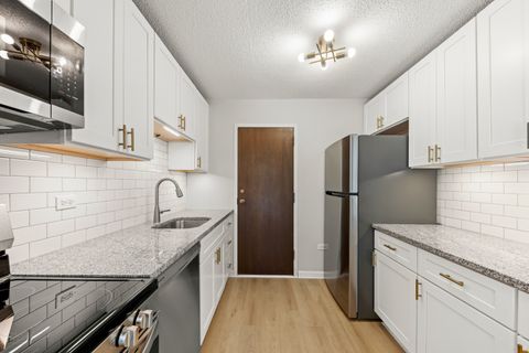 Tiny photo for 1150 E Jackson Street #1A, Lombard, IL 60148 (MLS # 12485981)