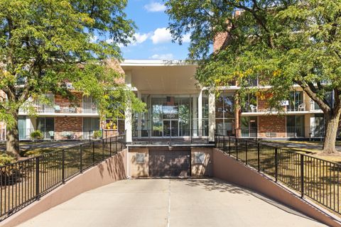 Photo of 1150 E Jackson Street #1A, Lombard, IL 60148 (MLS # 12485981)