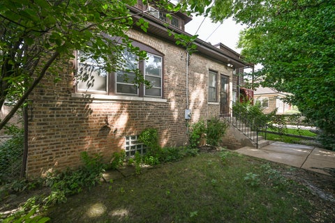 Tiny photo for 2619 W Farwell Avenue, Chicago, IL 60645 (MLS # 12798226)