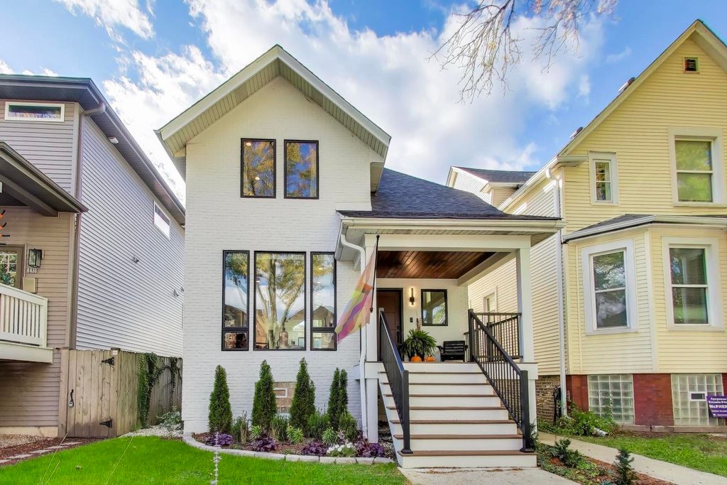 Photo for 4438 N Spaulding Avenue, Chicago, IL 60625 (MLS # 12503068)