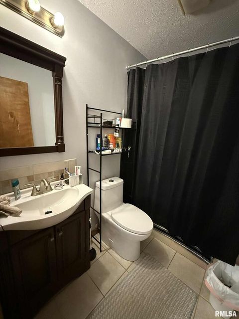 Tiny photo for 1105 OAKWOOD Lane, Marion, IL 62959 (MLS # QC4266070)