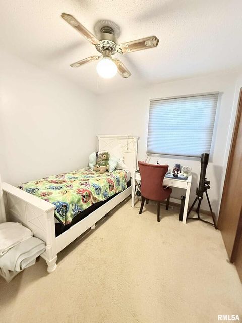 Tiny photo for 1105 OAKWOOD Lane, Marion, IL 62959 (MLS # QC4266070)