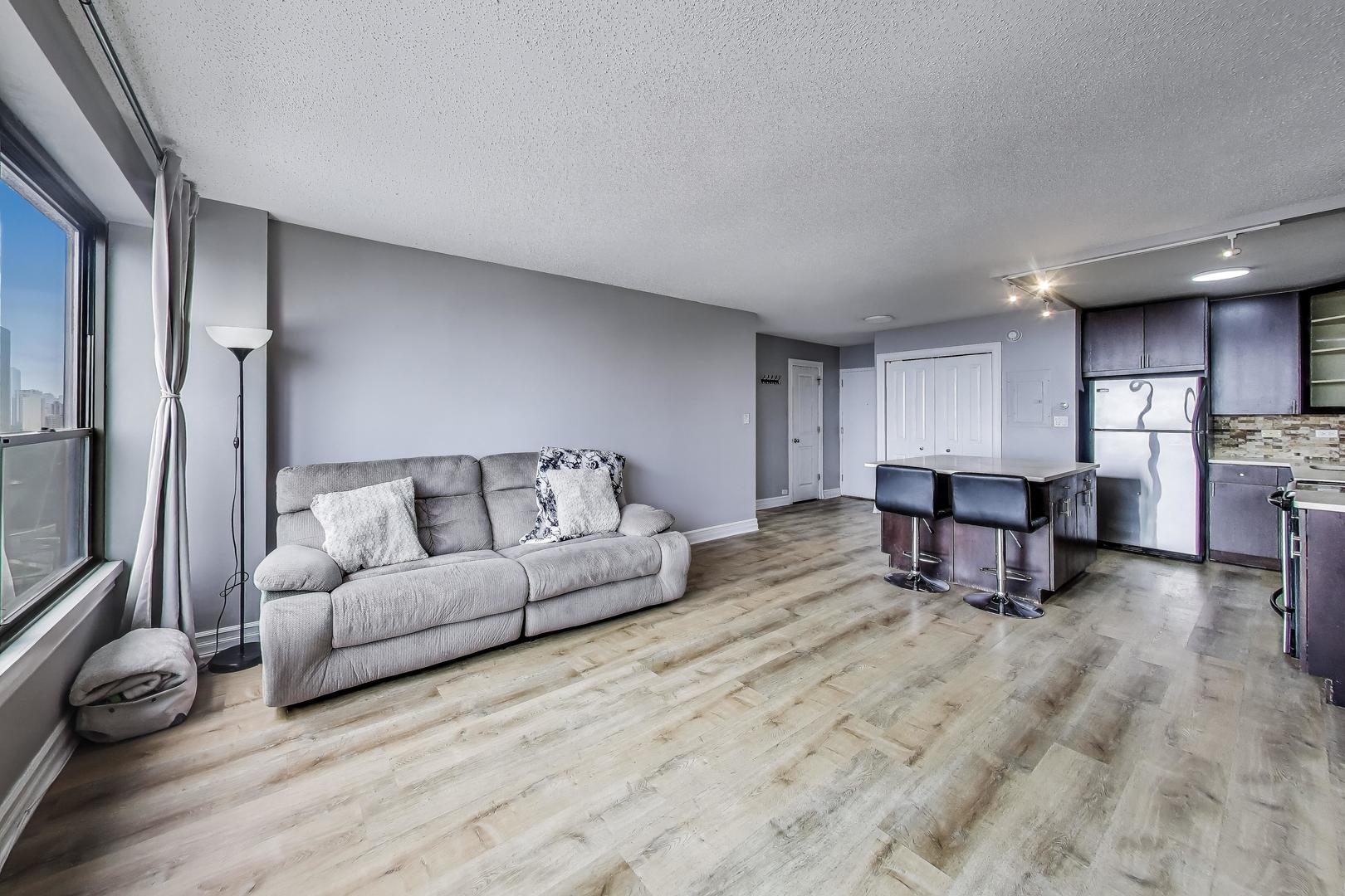 2930 N SHERIDAN Road 2111