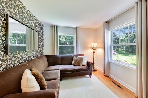 Tiny photo for 1520 W Lonnquist Boulevard, Mount Prospect, IL 60056 (MLS # 12706747)