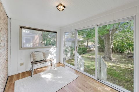 Tiny photo for 6053 N Keeler Avenue, Chicago, IL 60646 (MLS # 12488658)