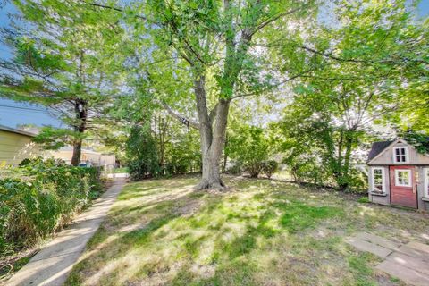 Tiny photo for 6053 N Keeler Avenue, Chicago, IL 60646 (MLS # 12488658)
