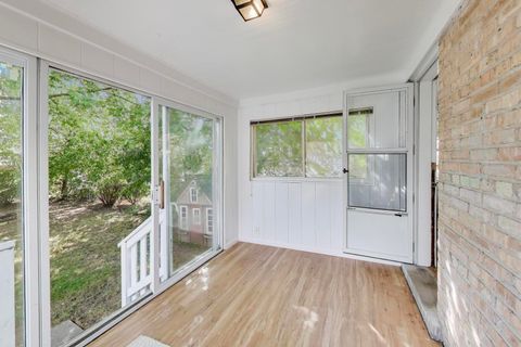 Tiny photo for 6053 N Keeler Avenue, Chicago, IL 60646 (MLS # 12488658)